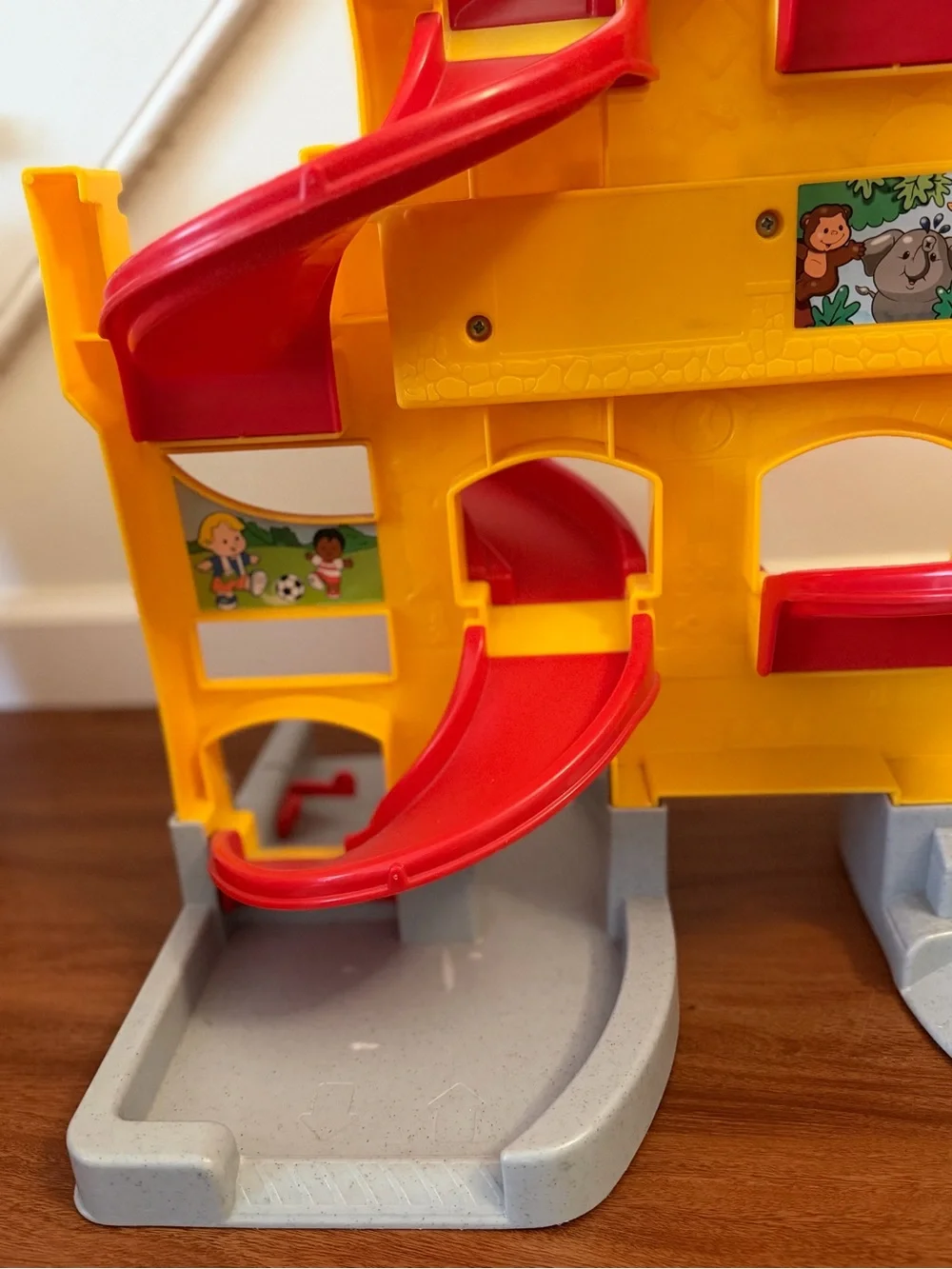 Fisher Price Little People Wheelies Stand 'n Play Rampway Garage Track 2009